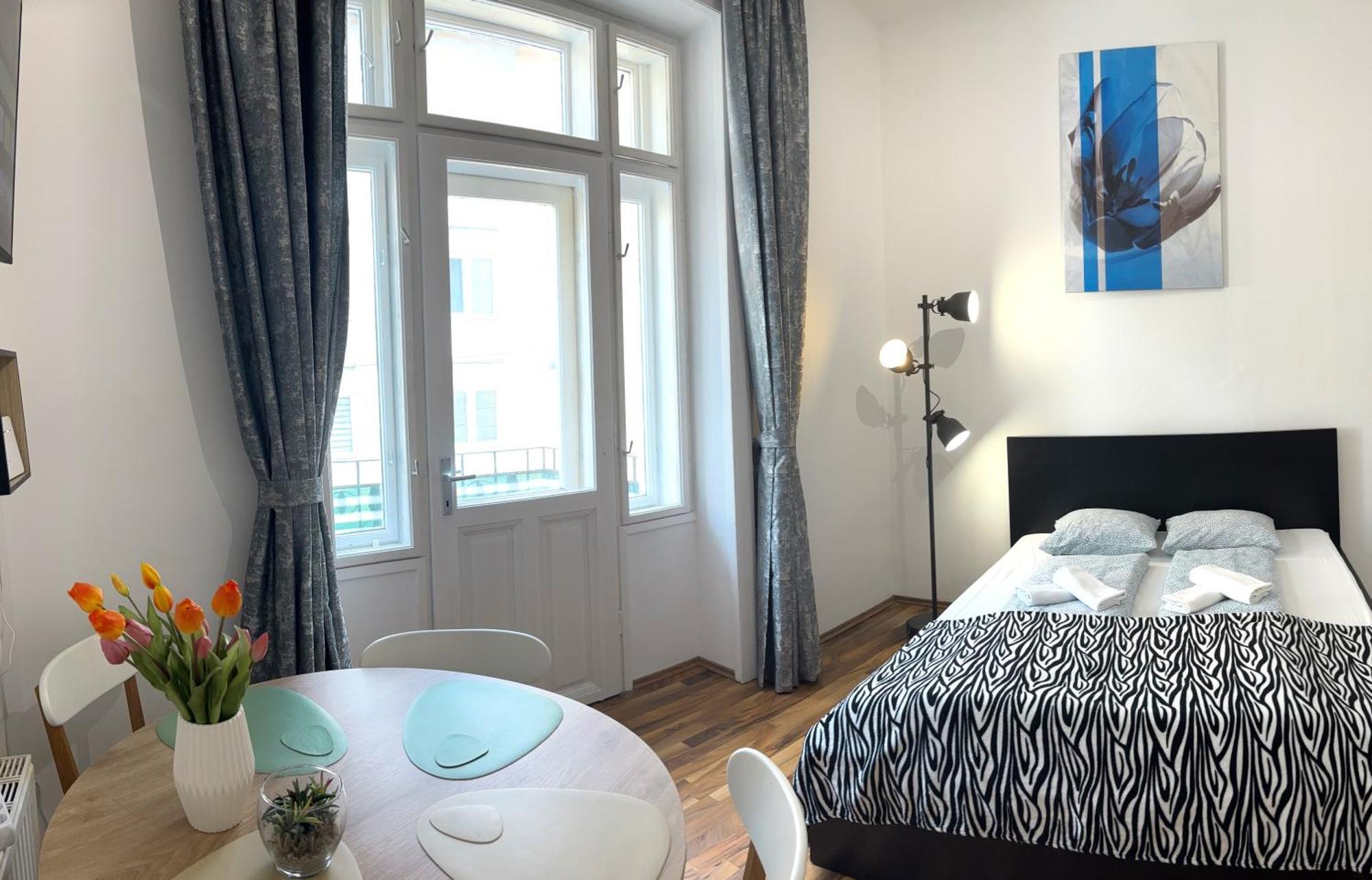 Big And Comfortable Mariahilfer Apartment Viena Exterior foto
