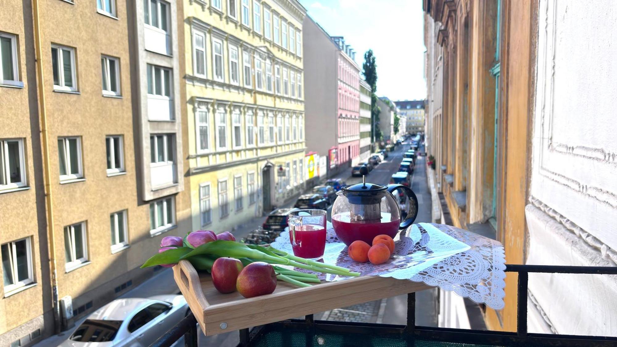 Big And Comfortable Mariahilfer Apartment Viena Exterior foto